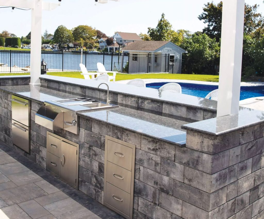 Built to Last: Materials That Support Outdoor Kitchen Design Year-Round
